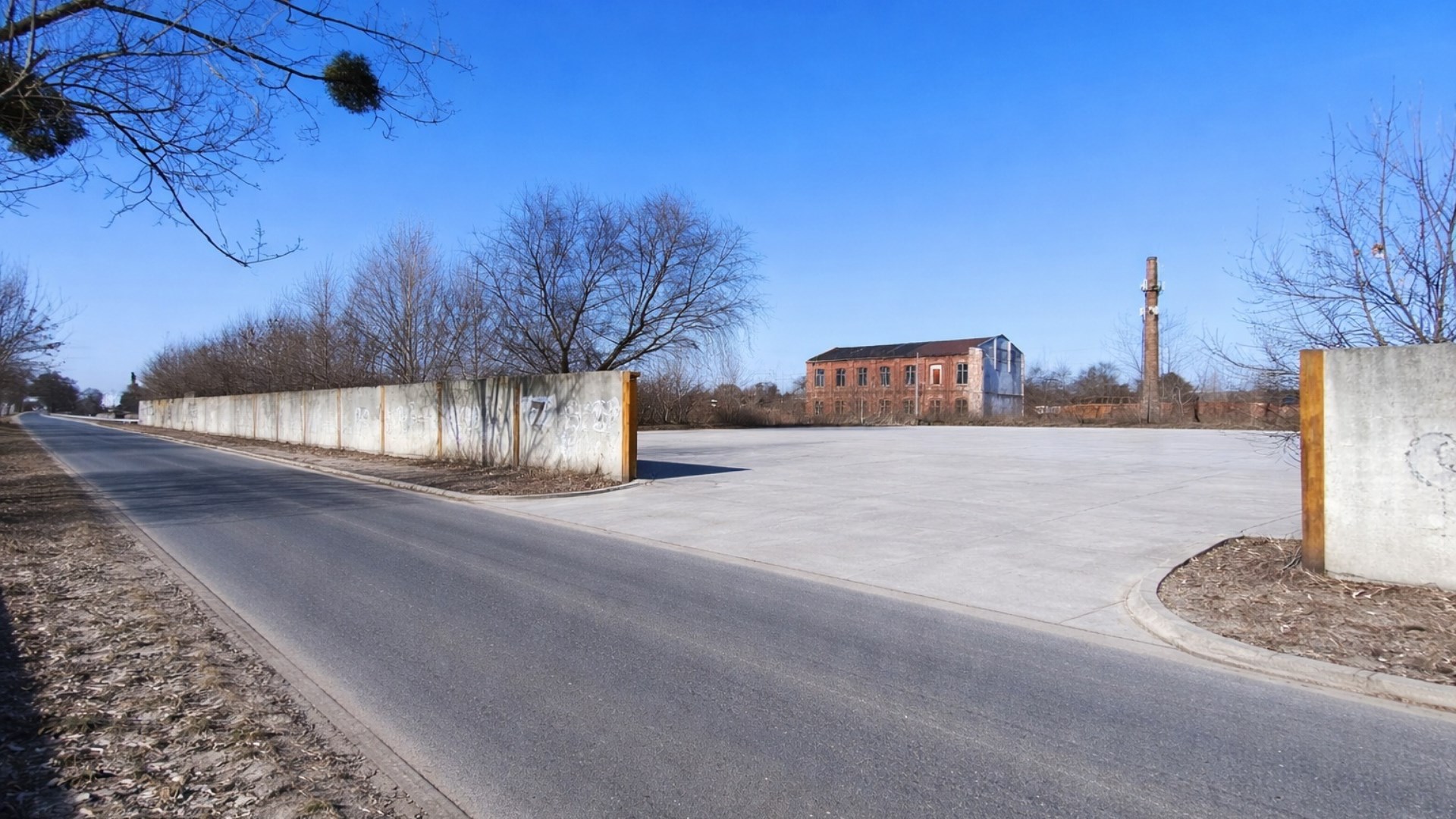 Działka na sprzedaż