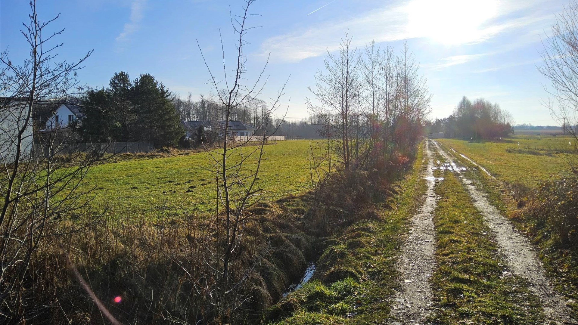 Działka na sprzedaż